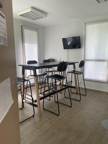 Bureaux à vendre à MONT SAINT AIGNAN 76130
