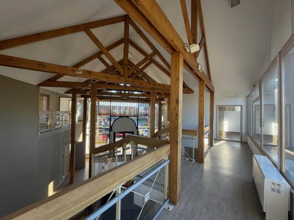 Bureaux à vendre à MONT SAINT AIGNAN 76130