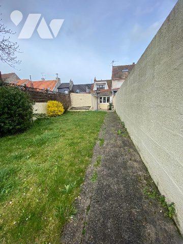 CALAIS VICTOR HUGO MAISON DE VILLE 2 CHAMBRES GARAGE JARDIN