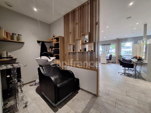 Fonds de commerce Coiffure et Institut à vendre COSSE LE VIVIEN (53)