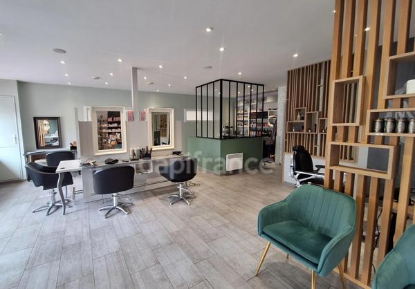 Fonds de commerce Coiffure et Institut à vendre COSSE LE VIVIEN (53)