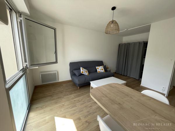 STUDIO MEUBLE + PARKING POITIERS - 1 pièce(s) - 24.95 m2