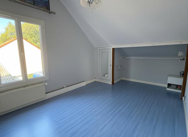 Maison familiale 6 pièces à Herblay (Les Courlains) avec studio indépendant et 2 garages.