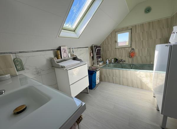 Maison familiale 6 pièces à Herblay (Les Courlains) avec studio indépendant et 2 garages.