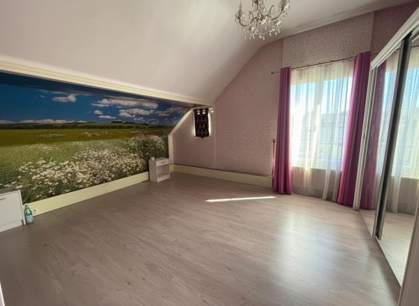 Maison familiale 6 pièces à Herblay (Les Courlains) avec studio indépendant et 2 garages.