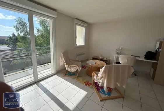 Appartement à louer 2 pièces 37.69m² Cusset (03300)