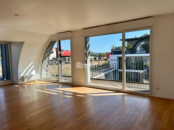 Location Appartement 5 pièces 123.14 m² - Versailles 78000