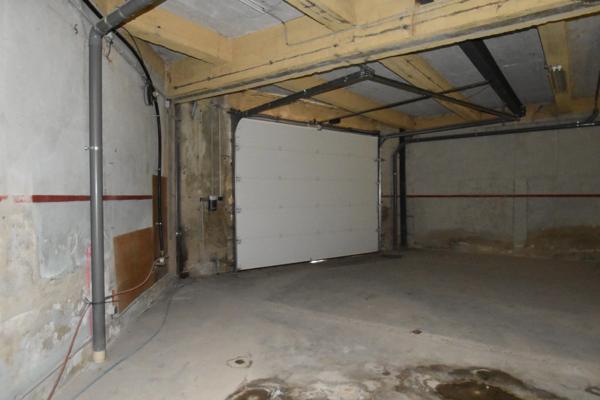 centre d'activité de "bien etre", plateau à aménager, garages. surface 1800m².