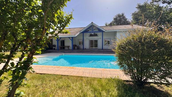 Grande villa "atypique" avec piscine