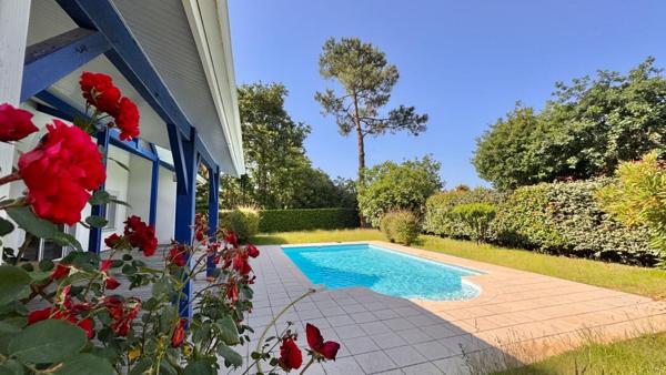 Grande villa "atypique" avec piscine