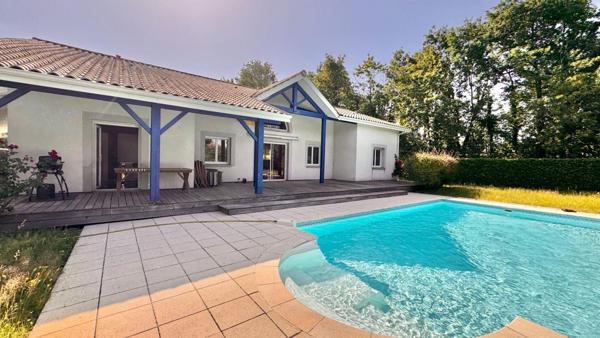 Grande villa "atypique" avec piscine