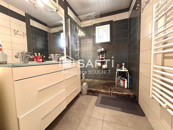 Maison traditionnelle de 4 chambres