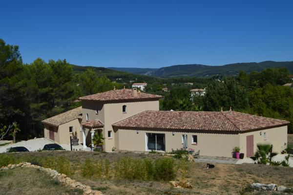 Draguignan (83300) Grande villa avec piscine à deux pas du village de FLAYOSC
