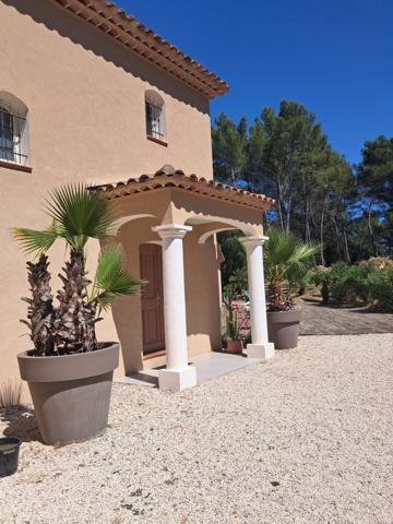 Draguignan (83300) Grande villa avec piscine à deux pas du village de FLAYOSC
