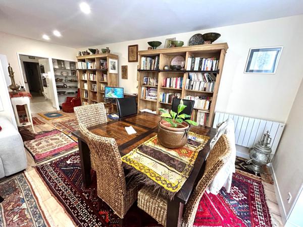 Grand T3/T4 rénové hypercentre