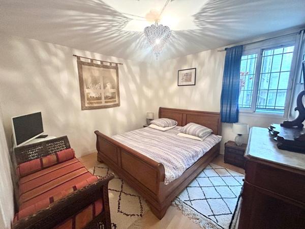 Grand T3/T4 rénové hypercentre