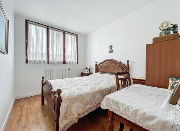 Chatou, Quartier Europe, Maison plain-pied, jardin