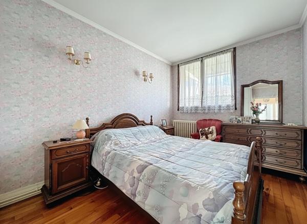 Chatou, Quartier Europe, Maison plain-pied, jardin