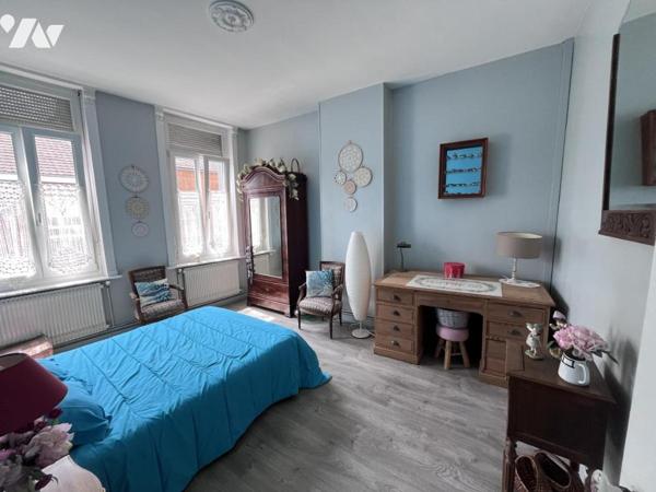 SUPERBE PROPRIETE AVEC CACHET, VOLUME ET HAUTEUR DE PLAFOND