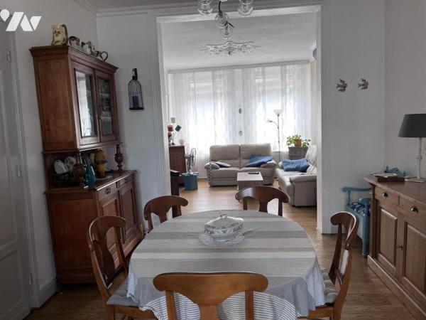 SUPERBE PROPRIETE AVEC CACHET, VOLUME ET HAUTEUR DE PLAFOND