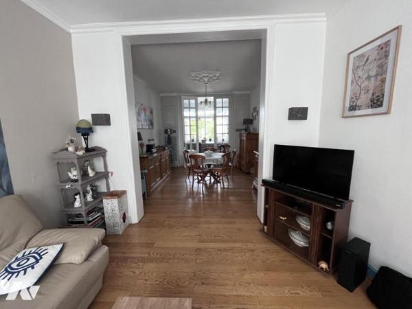 SUPERBE PROPRIETE AVEC CACHET, VOLUME ET HAUTEUR DE PLAFOND
