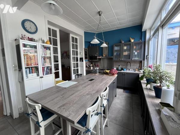 SUPERBE PROPRIETE AVEC CACHET, VOLUME ET HAUTEUR DE PLAFOND