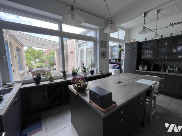 SUPERBE PROPRIETE AVEC CACHET, VOLUME ET HAUTEUR DE PLAFOND