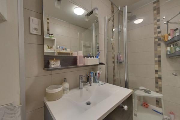 Appartement Romainville 3 pièce(s) 70.5 m2 proche Les Lilas