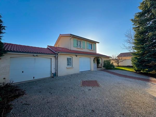 Maison familiale avec piscine – À deux pas du centre de Saint-Rambert