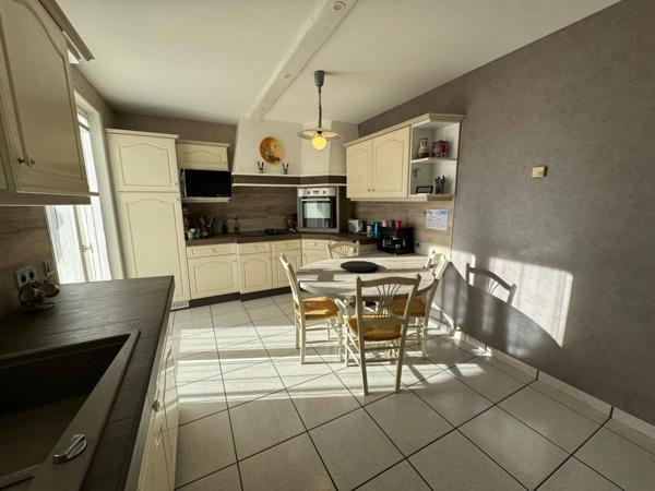 Maison familiale avec piscine – À deux pas du centre de Saint-Rambert