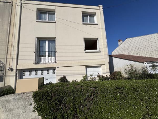 Maison
                                                                                                                                                                                                                                                                                                                        5 pièce(s)                                                                                                                                                                                                          4 chambre(s)                                                                                                                                                                                                          90  m²