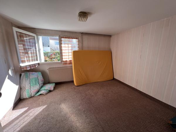 Maison
                                                                                                                                                                                                                                                                                                                        5 pièce(s)                                                                                                                                                                                                          4 chambre(s)                                                                                                                                                                                                          90  m²