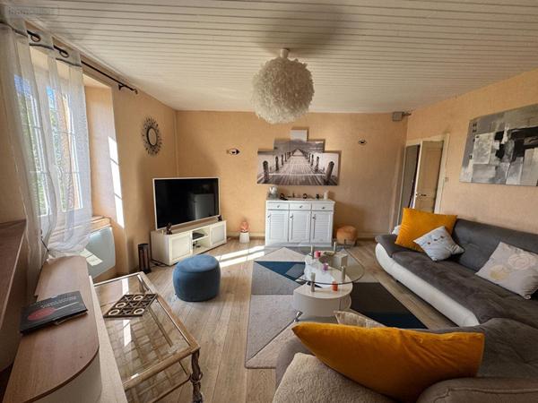 Maison à vendre à Saint-Félix dans le Lot (46100), ref : MAIS69