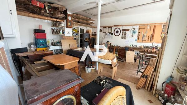 Murs Montmorency 255 000 € **  - Référence  1685