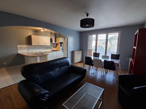 A LOUER - BRIVE - Appartement F3 meublé d'une surface d'environ 81m².