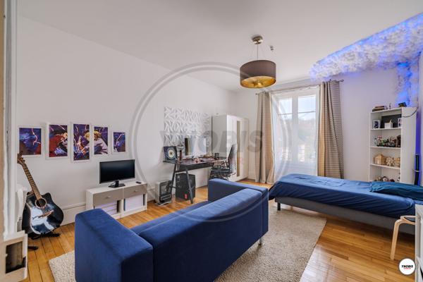 Maison 13 pièces 8 chambres 351 m2, Bouafle 78410