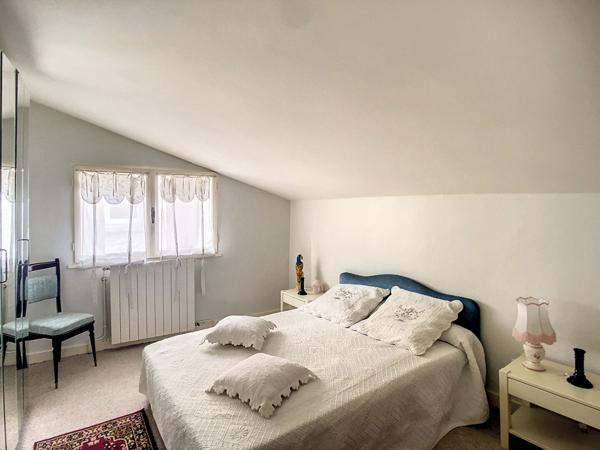 A vendre à Saujon, maison 6 pièces à vendre à Saujon d'une surfade de 147 m2 avec 4 belles chambres face à la nature.