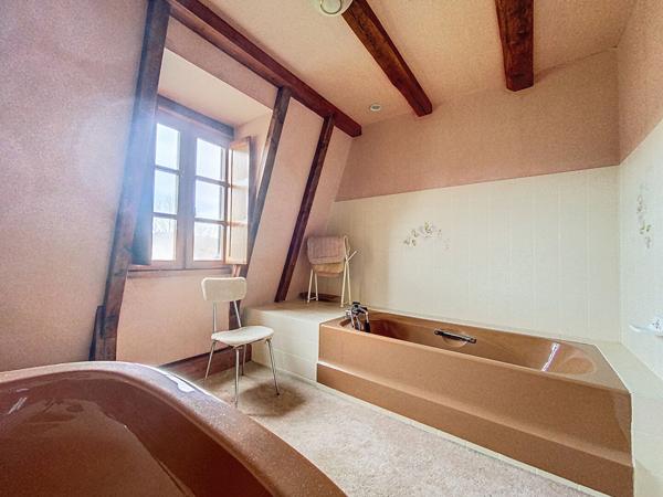 Grande et belle maison à vendre Beaulieu Sur Dordogne 158m2 - 5 Chambres - beaux volumes - garage - sous-sol complet - terrasses - Vue dégagée