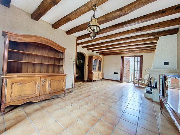 Grande et belle maison à vendre Beaulieu Sur Dordogne 158m2 - 5 Chambres - beaux volumes - garage - sous-sol complet - terrasses - Vue dégagée