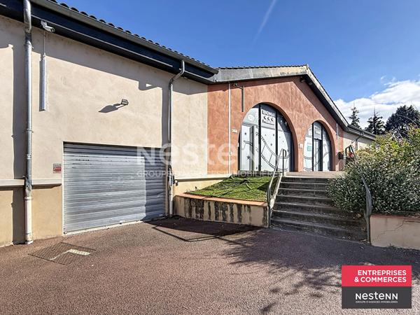 Dans la Loire Local commercial ou d'activités centre ville de Feurs environ 695 m2 proche de nombreuses places de parking