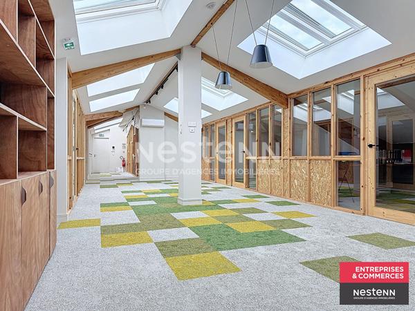 Dans la Loire Local commercial ou d'activités centre ville de Feurs environ 695 m2 proche de nombreuses places de parking