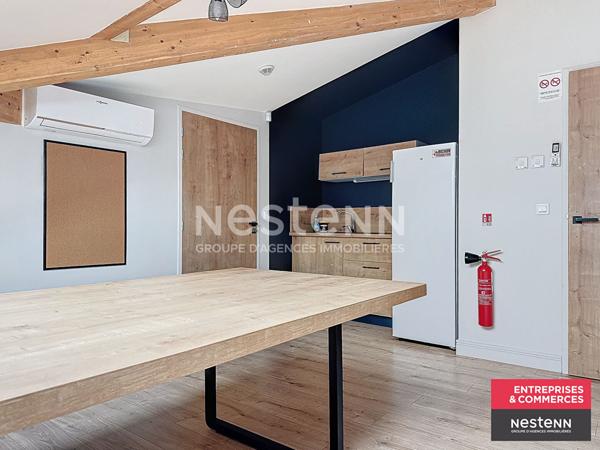 Dans la Loire Local commercial ou d'activités centre ville de Feurs environ 695 m2 proche de nombreuses places de parking