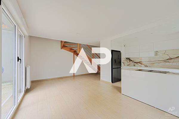 Appartement duplex Rueil-Malmaison 5 pièce(s) 108.74 m2 €750 000 ** - Référence 19622