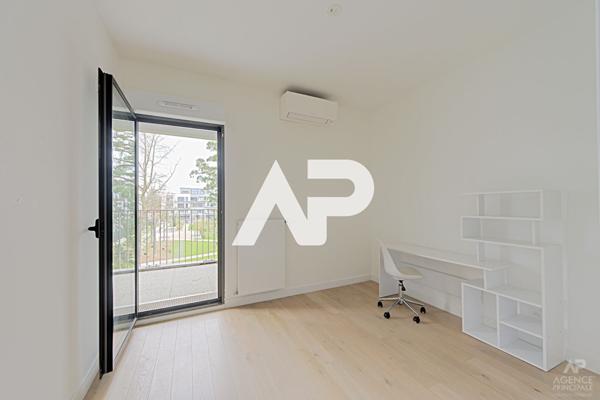 Appartement duplex Rueil-Malmaison 5 pièce(s) 108.74 m2 €750 000 ** - Référence 19622