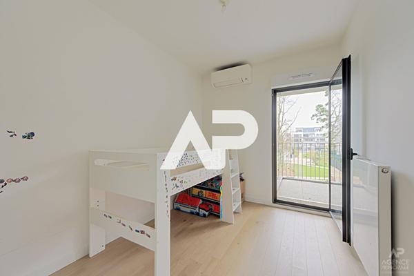 Appartement duplex Rueil-Malmaison 5 pièce(s) 108.74 m2 €750 000 ** - Référence 19622