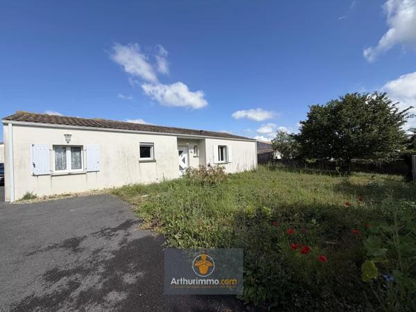 Vente                                                      Maison
                        
                     5 pièces                      131 m2                     à Courçon