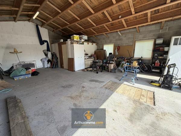 Vente                                                      Maison
                        
                     5 pièces                      131 m2                     à Courçon