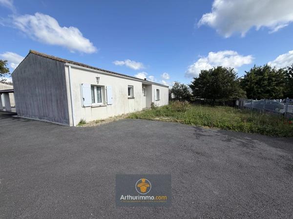 Vente                                                      Maison
                        
                     5 pièces                      131 m2                     à Courçon