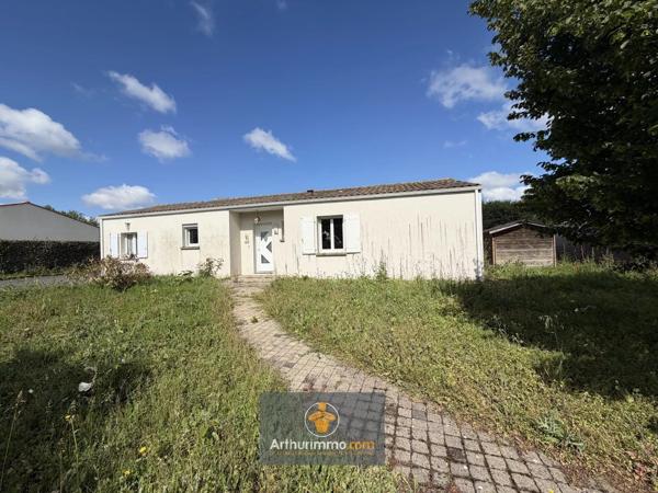 Vente                                                      Maison
                        
                     5 pièces                      131 m2                     à Courçon
