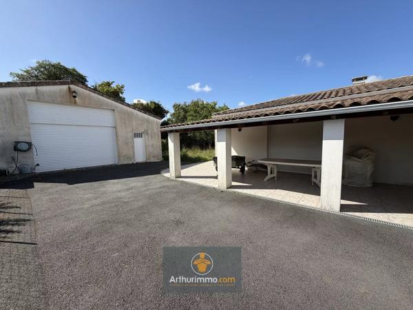 Vente                                                      Maison
                        
                     5 pièces                      131 m2                     à Courçon